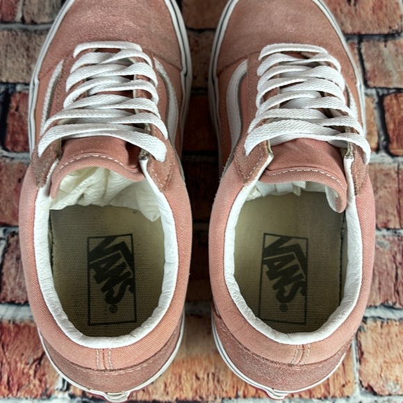 VANS CLASSIC WARD LOWTOPS, WOMANS SIZE 6.5 GUC - Picture 9 of 11